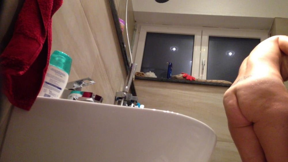 妻の露出
 #91697903