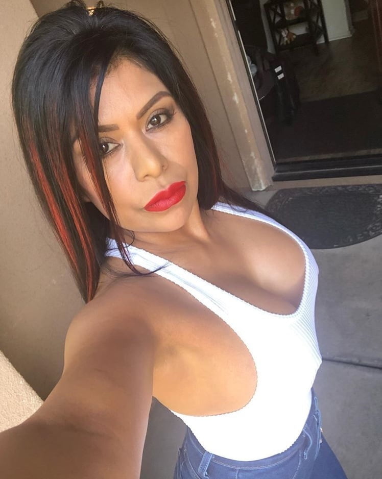 La cible de la branlette d'aujourd'hui... gabby quinteros, une milf chaude et bangin.
 #98984911