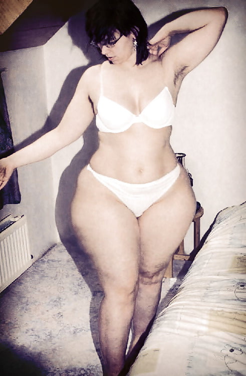 Caderas anchas de las mujeres 338
 #103240691