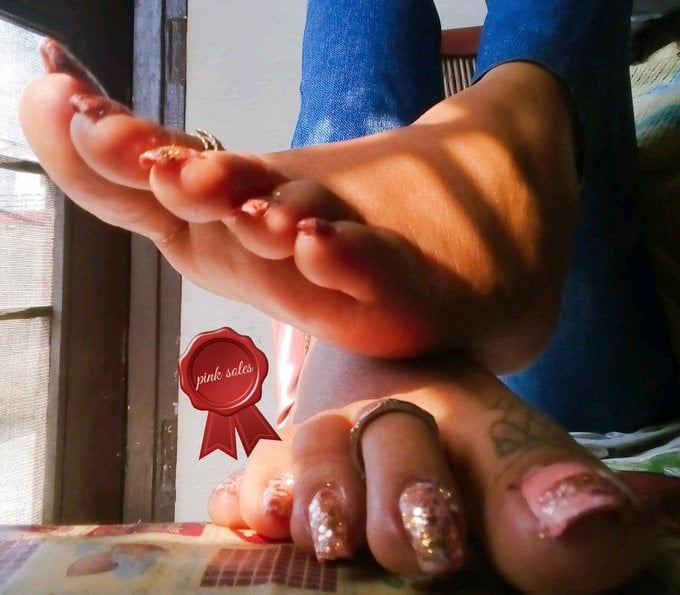Suelas rosas diosa de los pies india
 #102761155