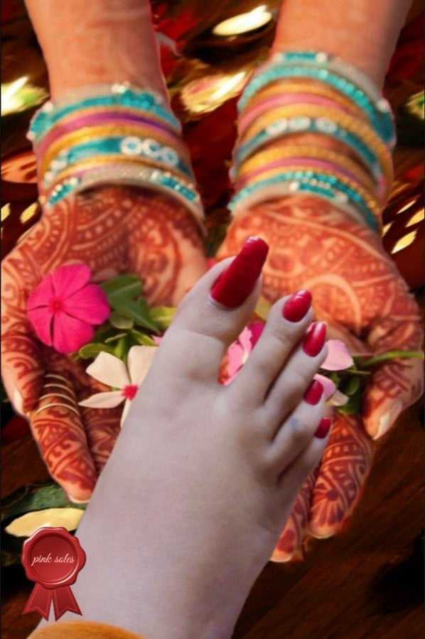 Suelas rosas diosa de los pies india
 #102761215
