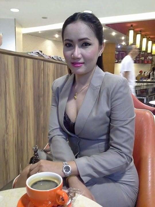 Ibu cantik tetek besar #81408180