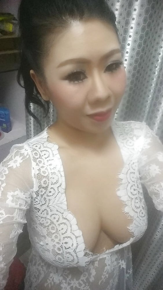 Ibu cantik tetek besar #81408221