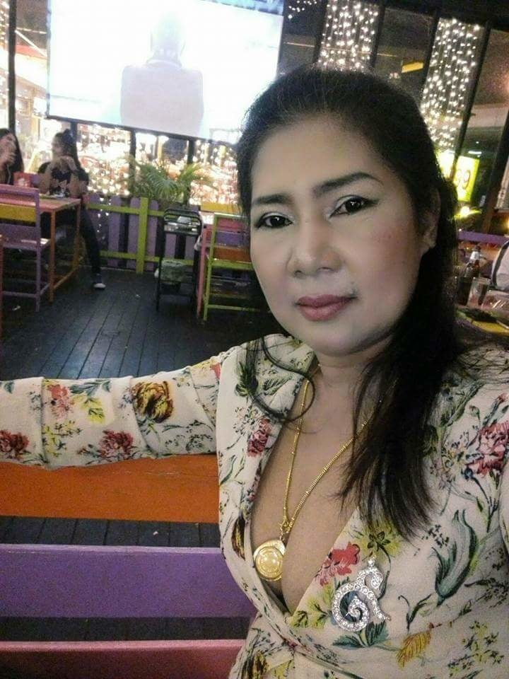 Ibu cantik tetek besar
 #81408276