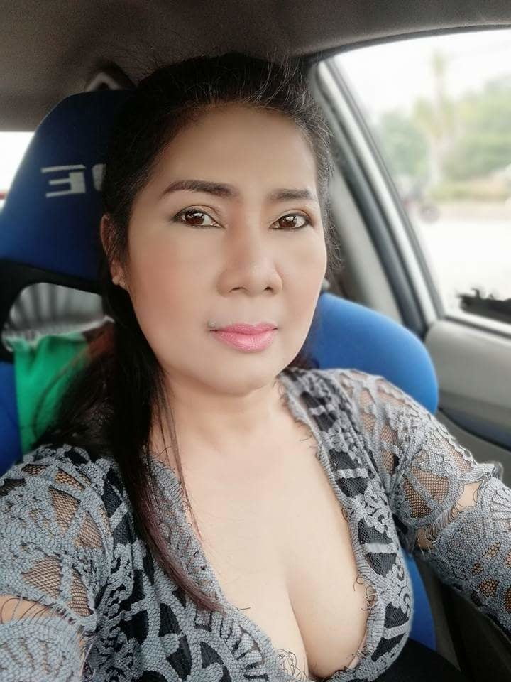 Ibu cantik tetek besar #81408287
