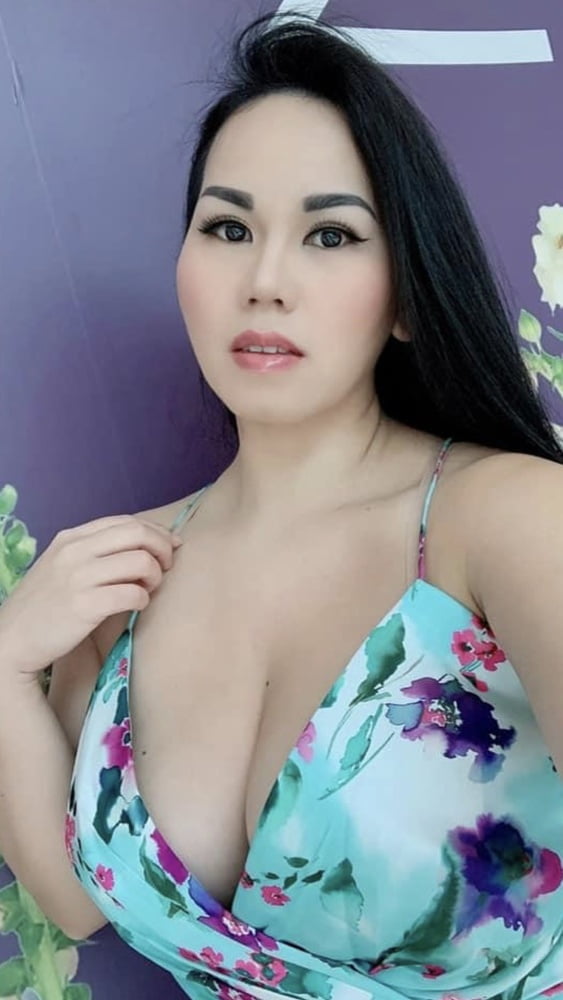 Ibu cantik tetek besar #81408302