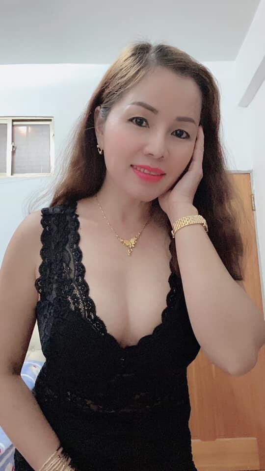 Ibu cantik tetek besar #81408310