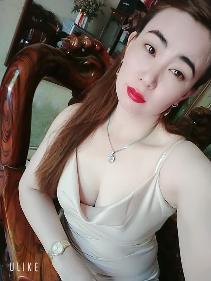 Ibu cantik tetek besar
 #81408312