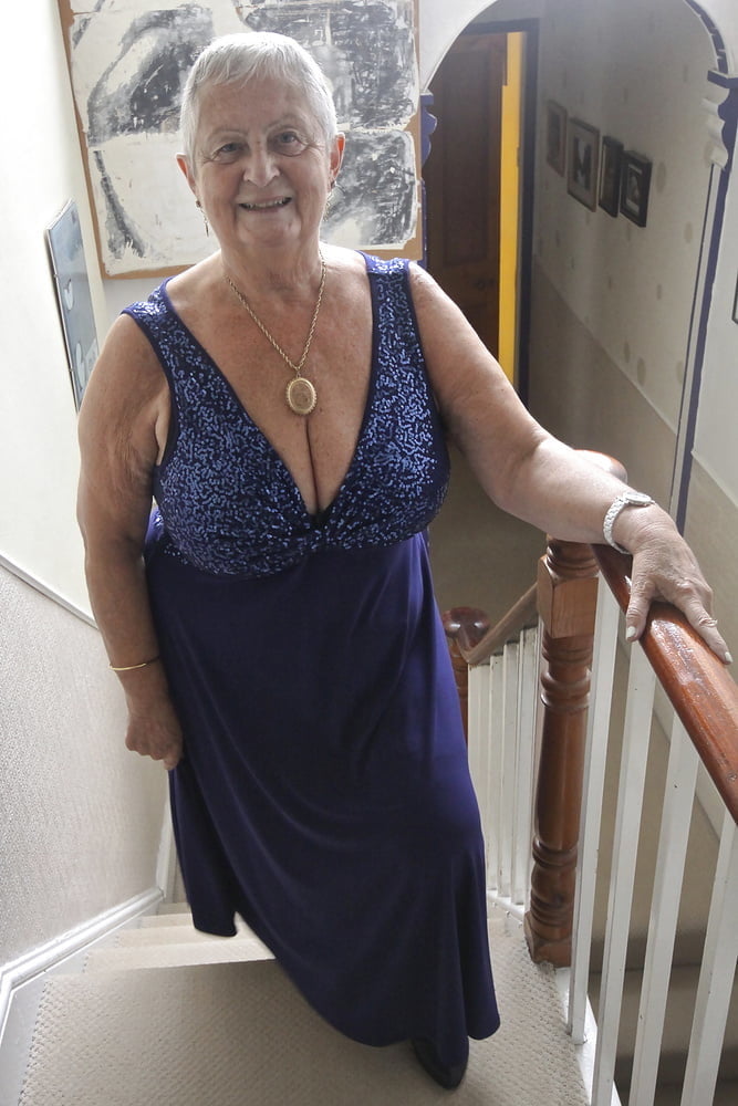 Abuelas guarras
 #97295636