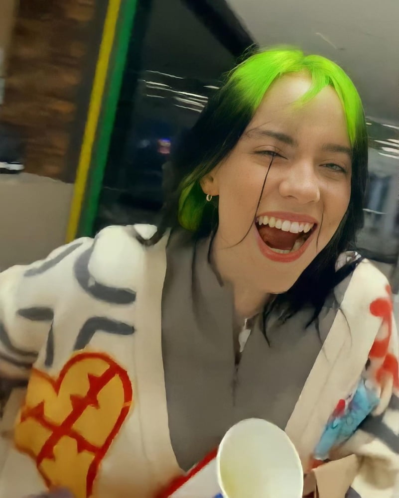 Billie Eilish #105421294