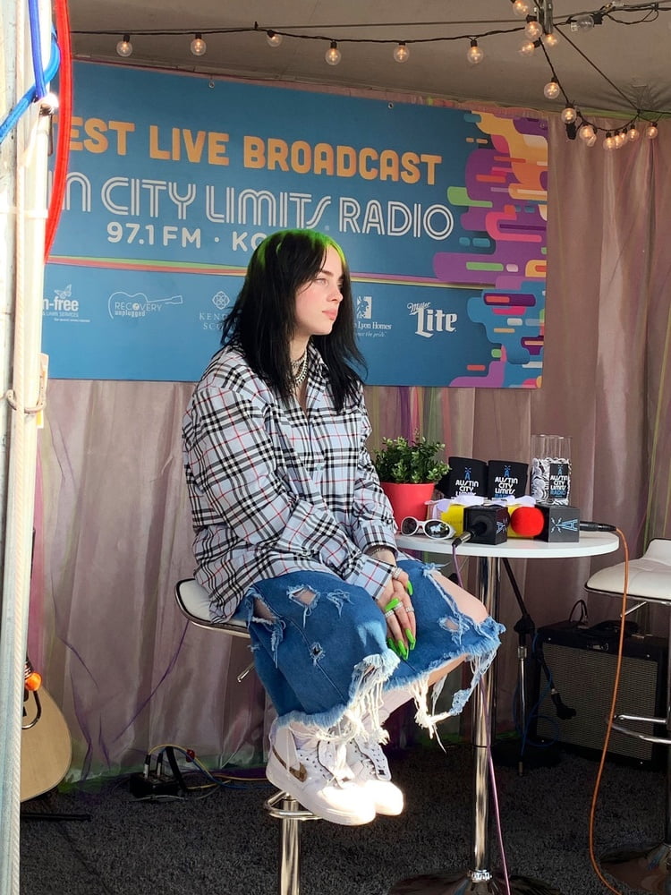 Billie Eilish #105421801