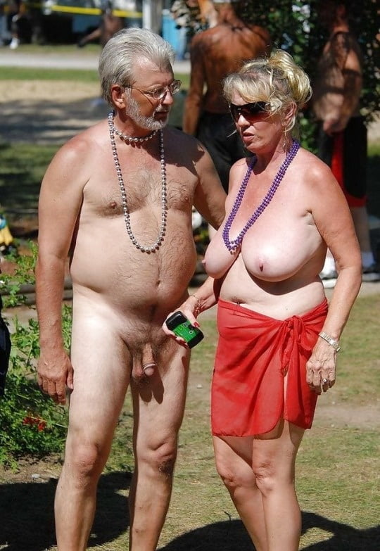 Reife und Omas große Titten Nudist Ausgabe
 #80162517