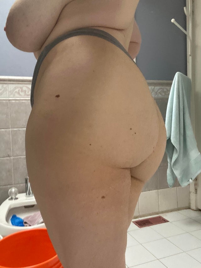 Amateurs on parade #98015213