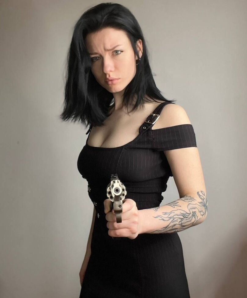 Innervus desnuda #108289737