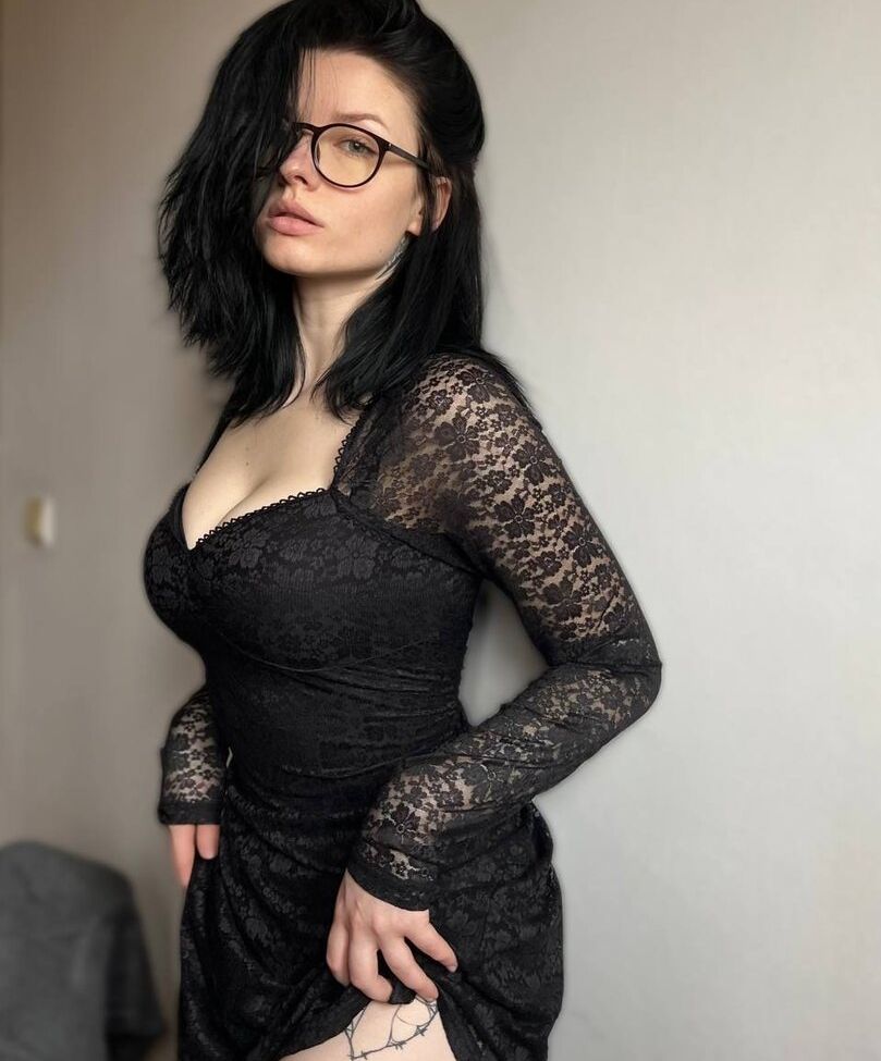 Innervus desnuda #108289752