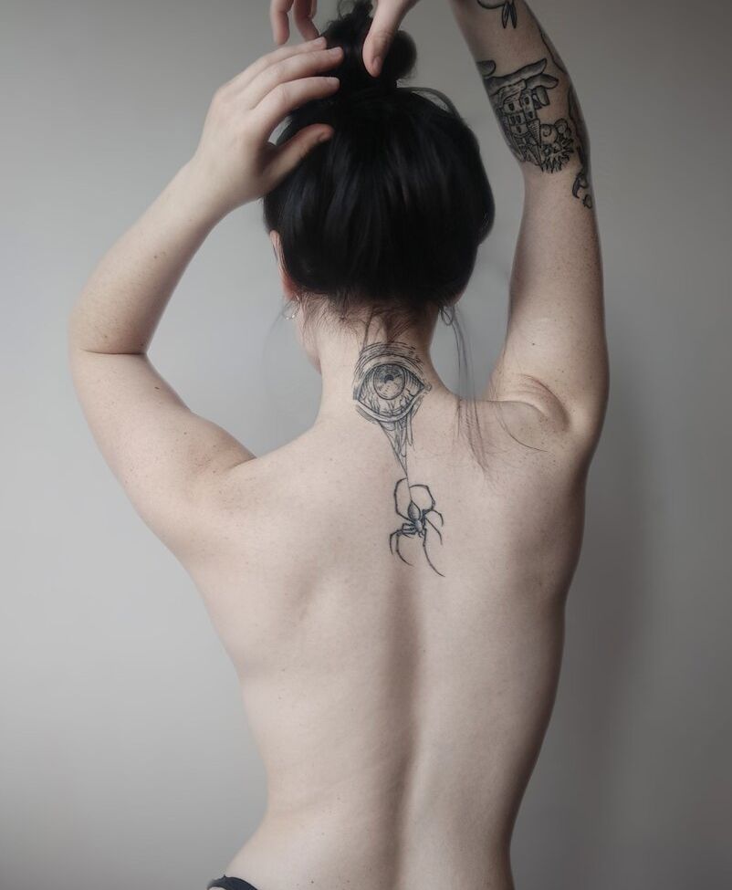 Innervus desnuda #108289781