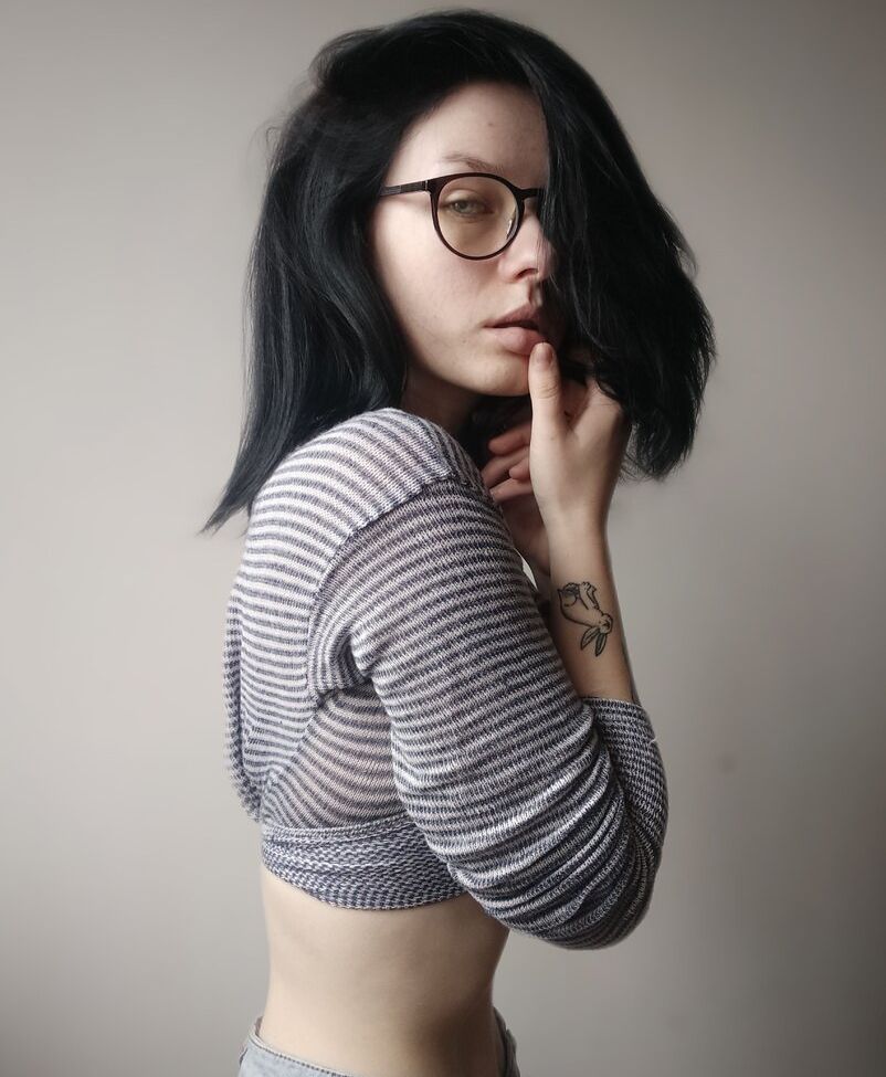 Innervus desnuda #108289788