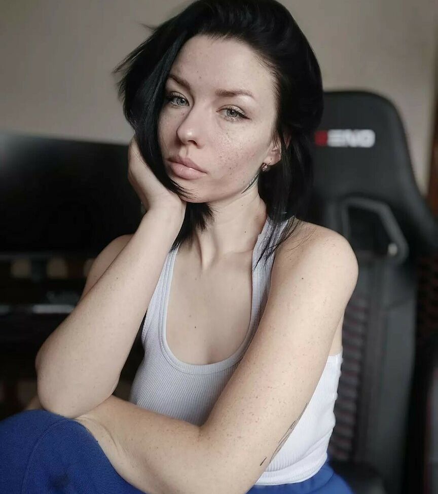 Innervus desnuda #108289814