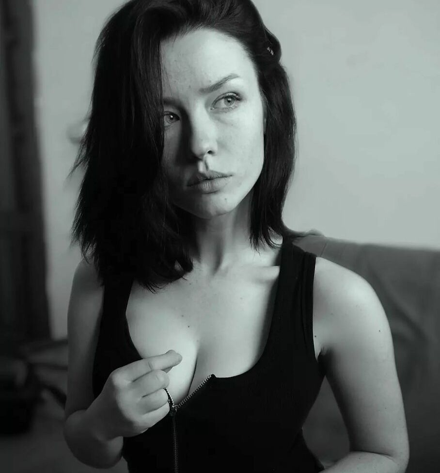 Innervus desnuda #108289827