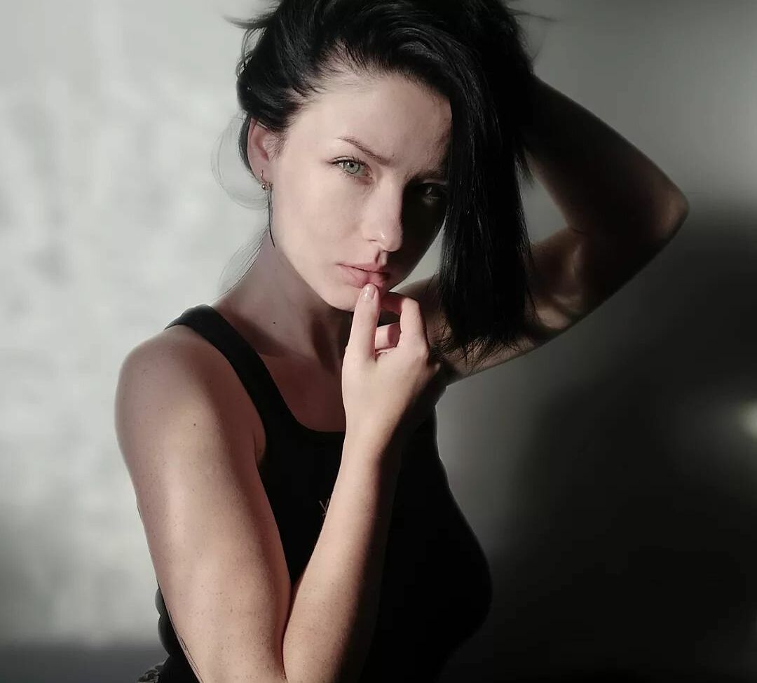 Innervus desnuda #108289842