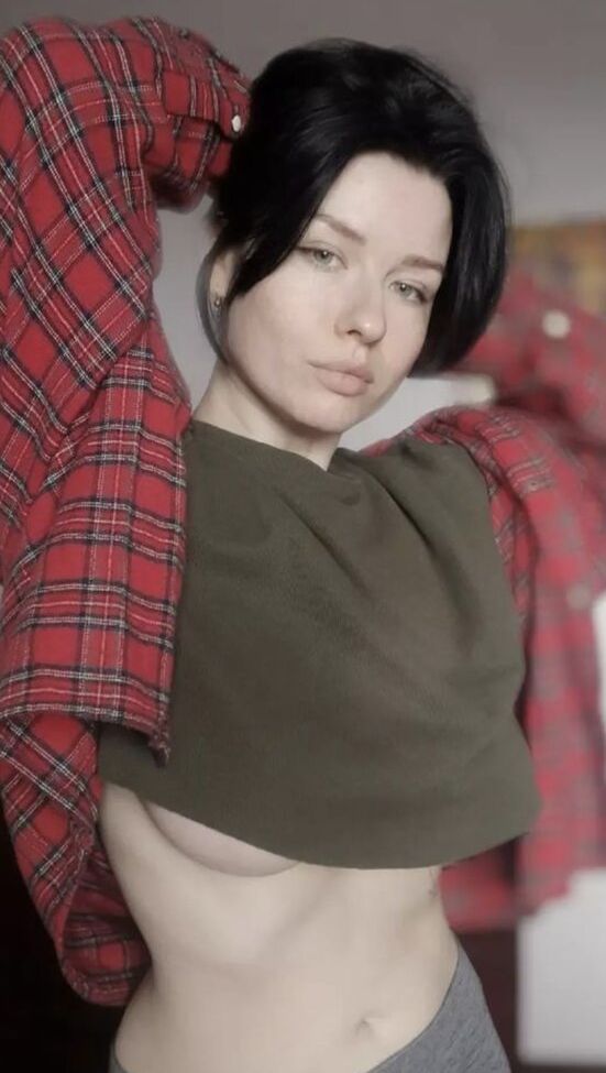 Innervus desnuda #108289843