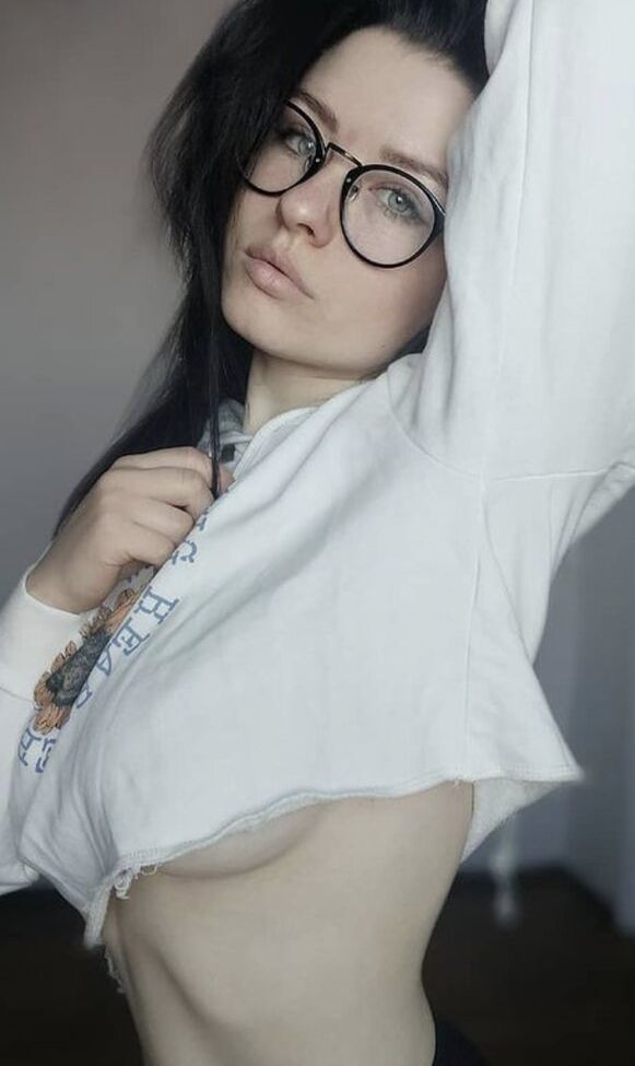 Innervus desnuda #108289848