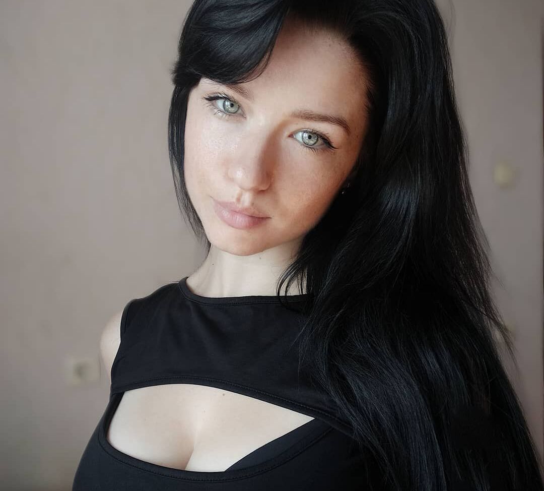 Innervus desnuda #108289869