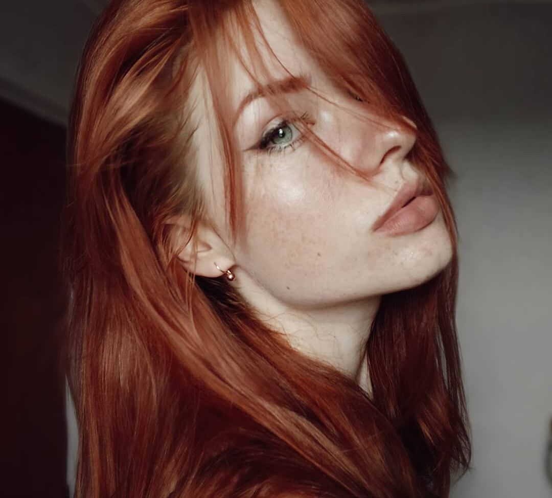 Innervus desnuda #108289871