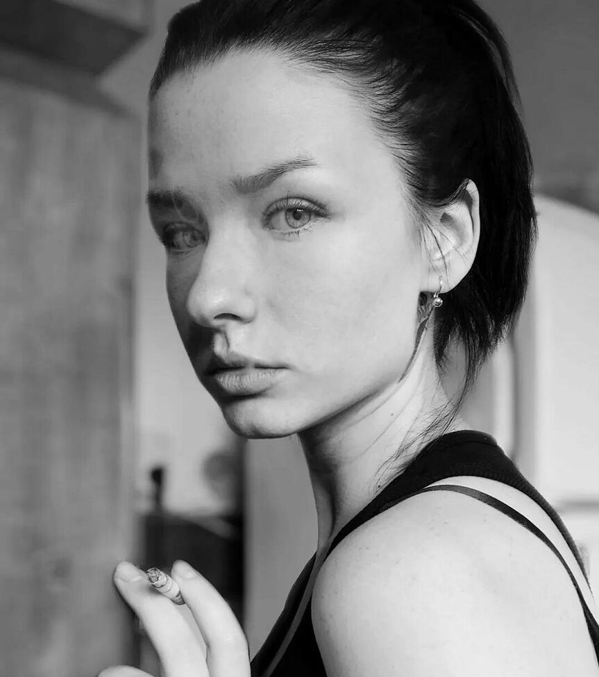 Innervus desnuda #108289874