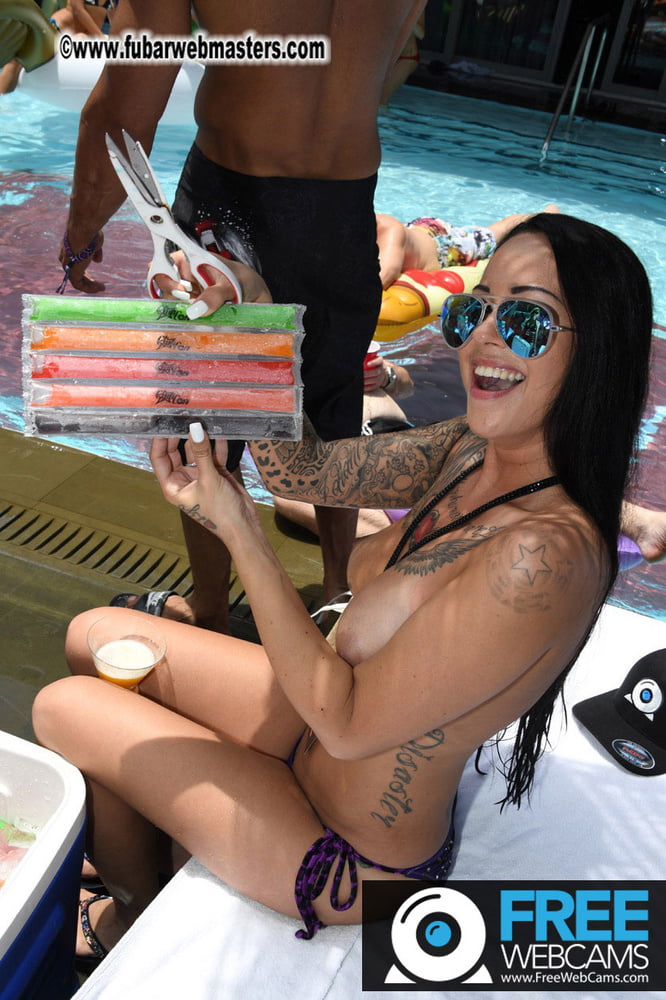 stacey havoc camcon toplees pool party 2016 #106130954