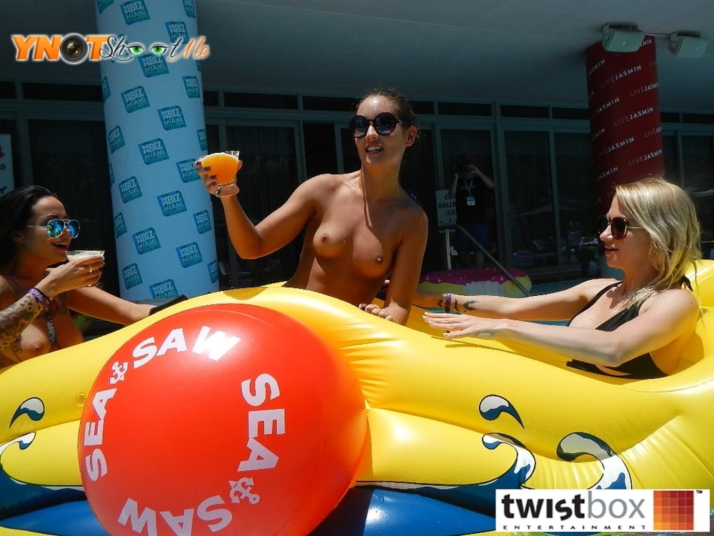 stacey havoc camcon toplees pool party 2016 #106130988