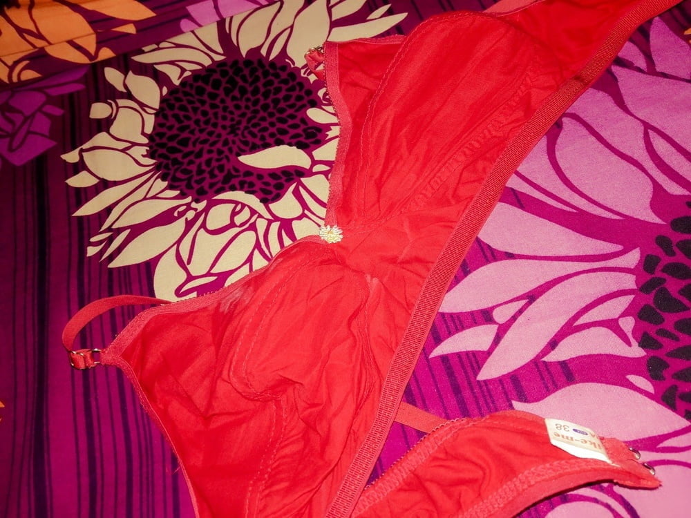 Moni de dhaka bangladesh
 #89000168