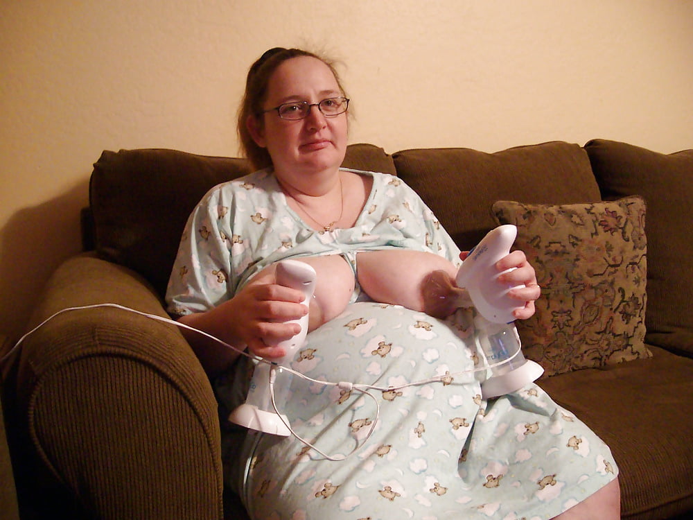 太っている人と妊娠中の人
 #88292528
