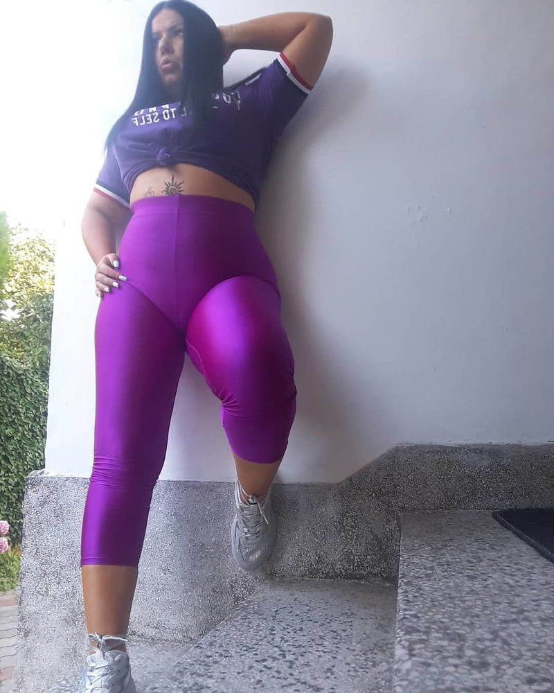 Violeta puttana anale
 #94821296