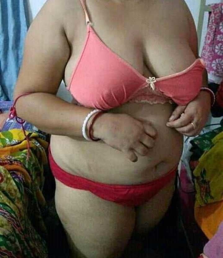 Bengali house wife&#039;s #93421156