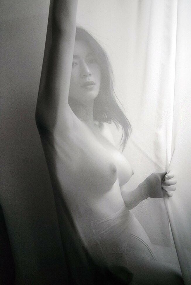 Min.E desnuda #108089265