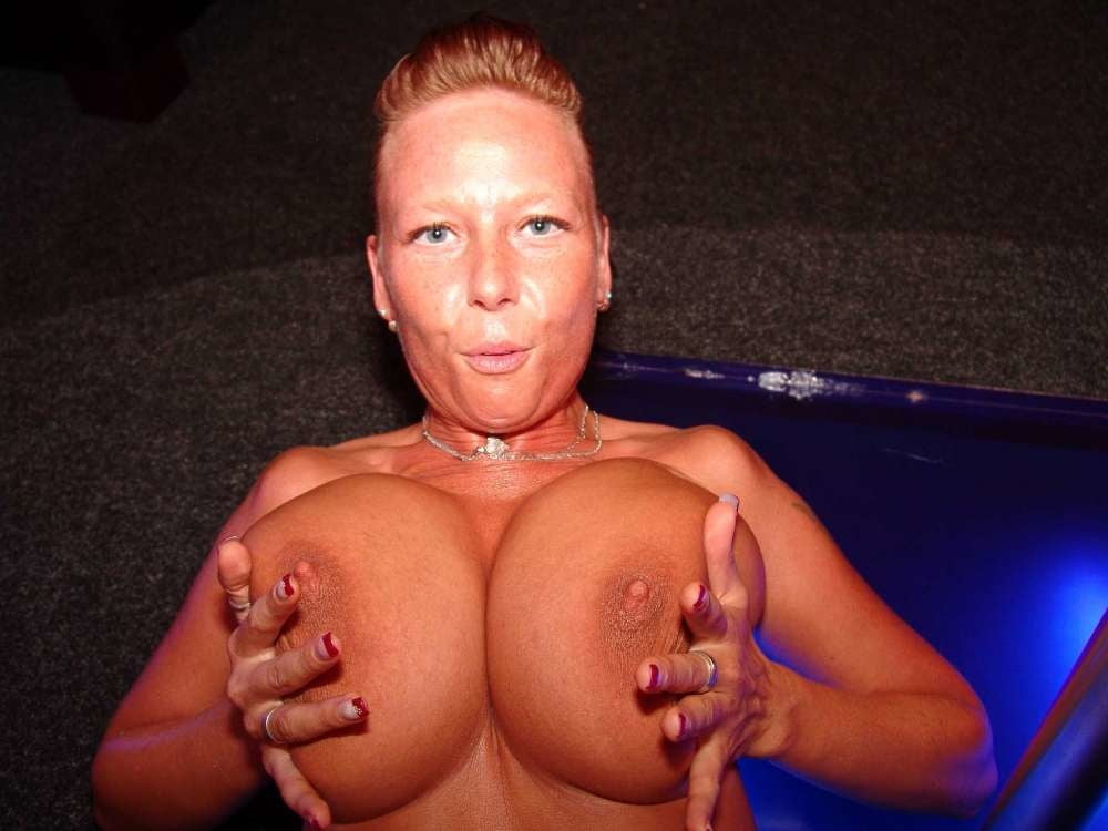 Saggy boobed ugly (name bitte?)
 #93002381