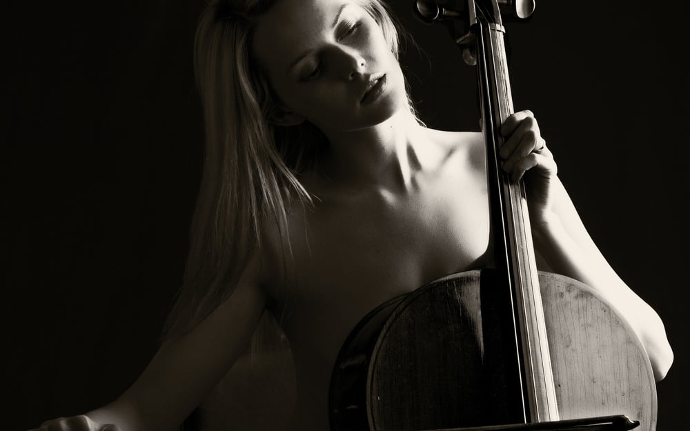 6-Girls and musical instrument (Strings) #105174256
