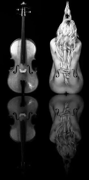6-Girls and musical instrument (Strings) #105174326