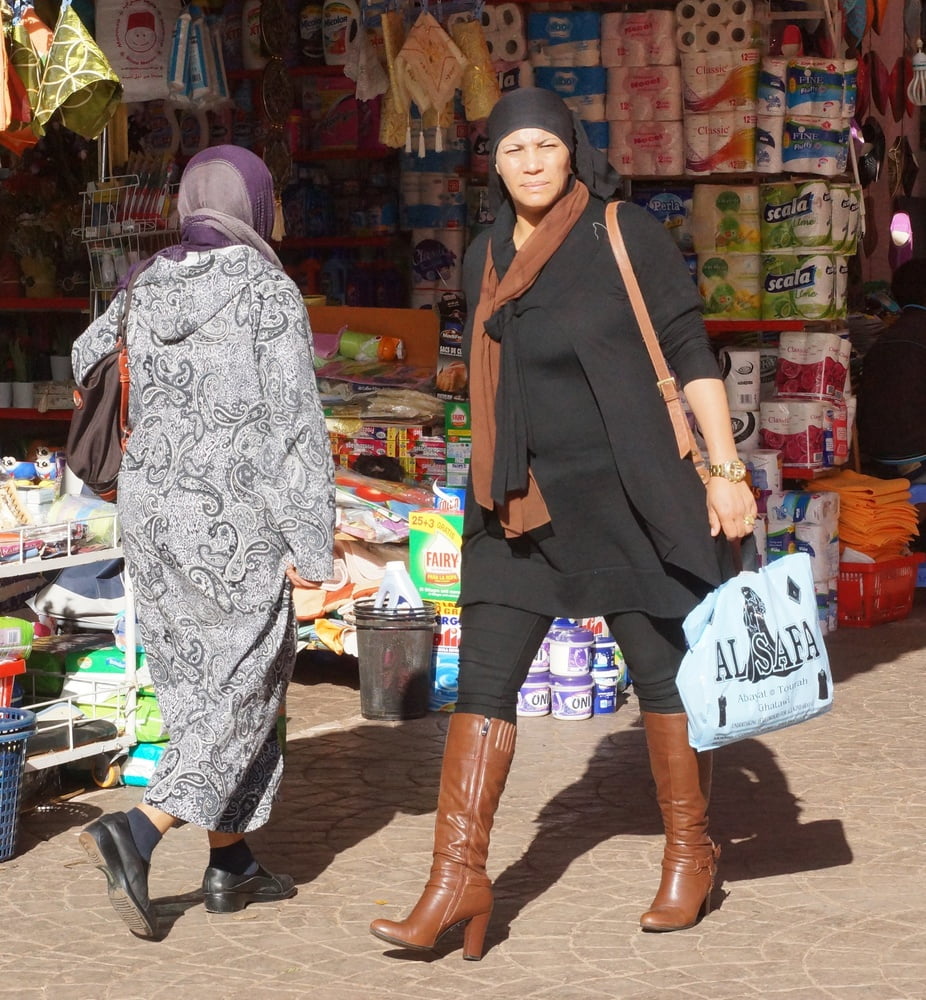 Milfs & gilfs con botas no.32
 #103261707