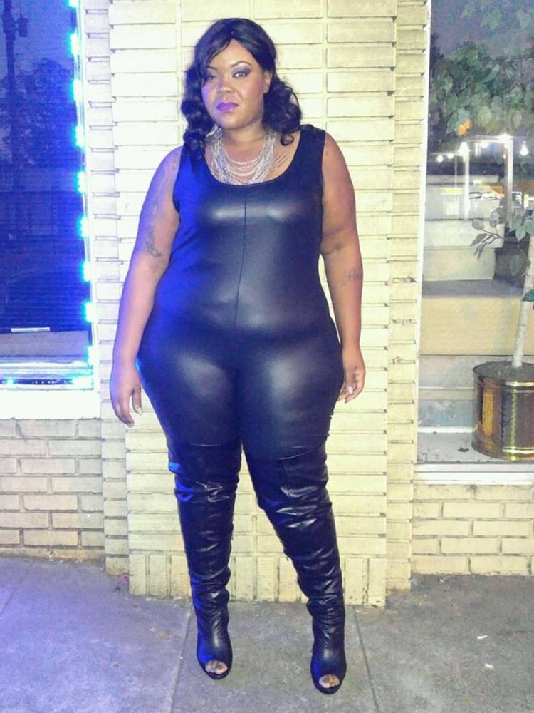 Milfs & gilfs con botas no.32
 #103261708