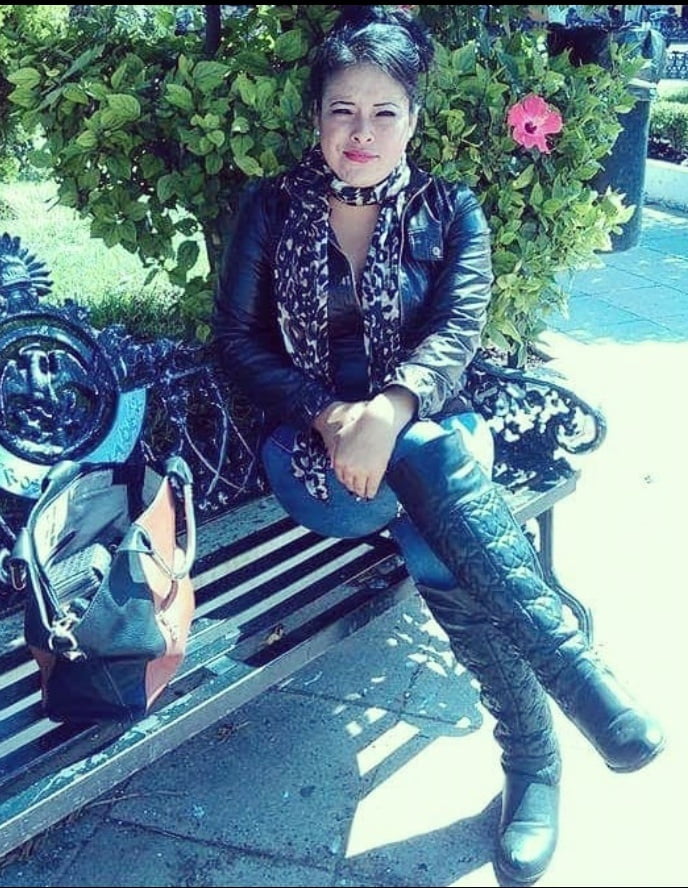 Milfs & gilfs con botas no.32
 #103261748