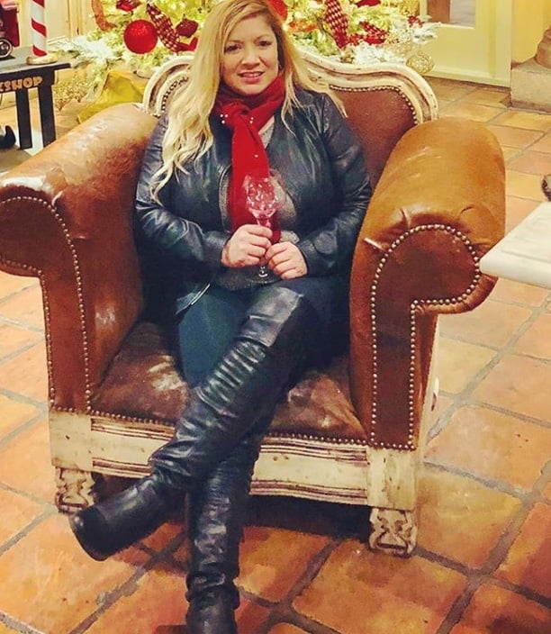 Milfs & gilfs con botas no.32
 #103261750