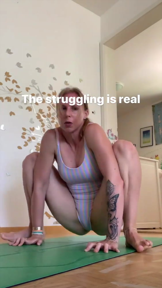 Random chicks 86
 #81183600