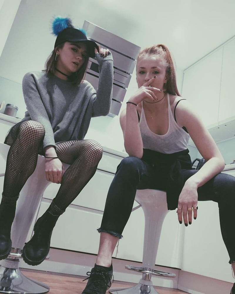 La ruleta de los famosos
 #104937877