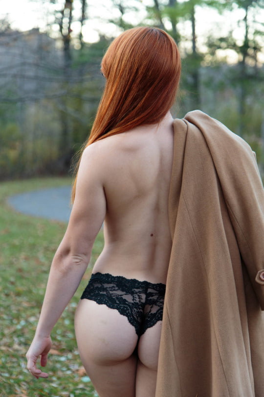 Ravishing redheads in der Natur und im Freien
 #87871381