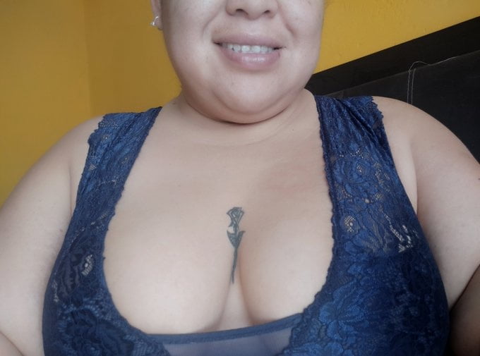 Gordita muy cachonda #105596595