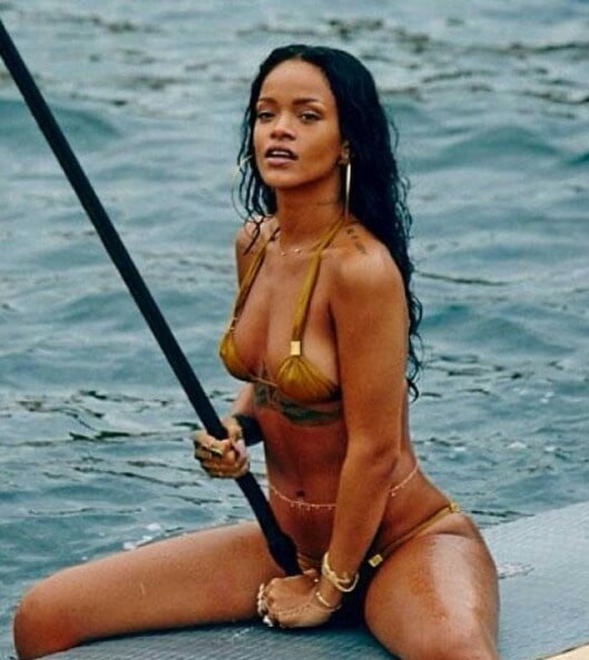 Jerkoff over Thick Rihanna whore #94658778