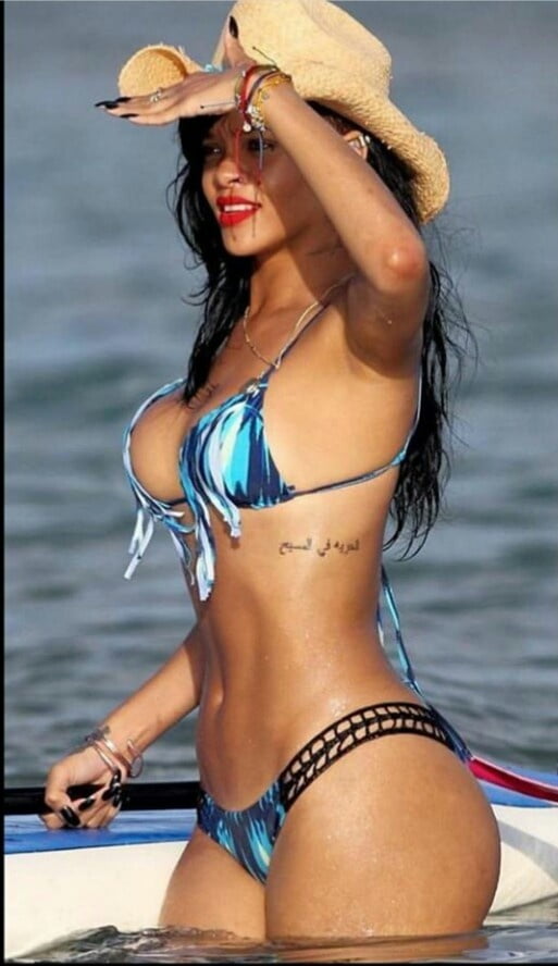 Jerkoff su rihanna puttana spessa
 #94658798