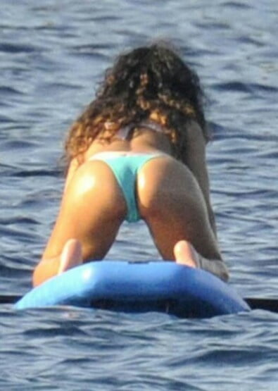 Jerkoff over Thick Rihanna whore #94658824